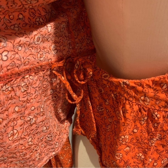 Universal Thread Burnt Orange Floral True Wrap Long Sleeved blouse top Medium - Picture 13 of 13